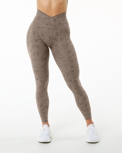 Alphalete Single Brushed Cross-Wrapped Legging Pebble Print Mocha | 1429-YWOLV